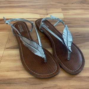 NEW Carlos by Carlos Santana Tandy Sparkle Leaf Thong Flat Sandals